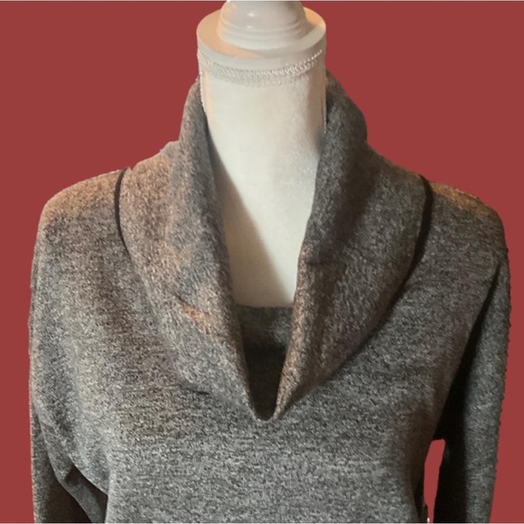 Calvin Klein Sweater for Women, NEW - Picture 3 of 3